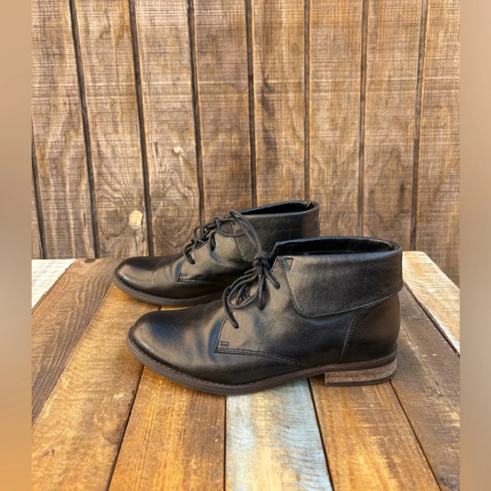 Steve Madden Black Leather Booties